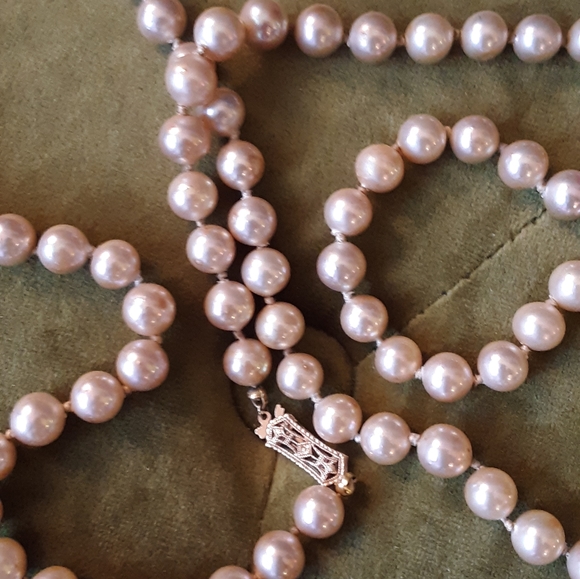 unmarked Jewelry - Vintage Faux Pearls Gold Clasp 30"